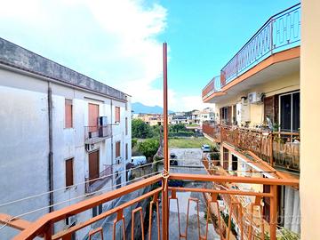APPARTAMENTO CON BOX AUTO E LASTRICO SOLARE