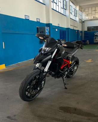 Hypermotard 821 Black