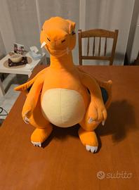 Pupazzo Charizard gigante