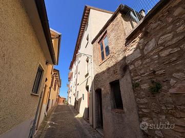 CASA SEMINDIPENDENTE A GUALDO TADINO