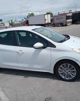 Peugeot 208 5 porte 1.4 vti 16v Allure gpl 95cv