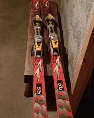 Sci volki con attacchi salomon equipe 900