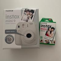 Fotocamera istantanea FUJIFILM 