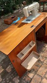 Macchina da cucire vintage SINGER