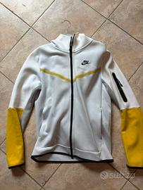 tech fleece yellow white simba la rue