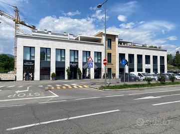 NEGOZIO A SCANZOROSCIATE