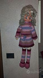 Bambola alta cm 75, con gambe lunghe in pezza.