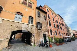 Attività / Licenza di 94 m² con 4 locali a Roma