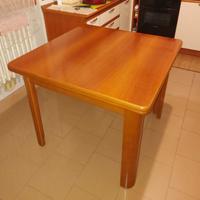 Tavolo in legno massello apribile
