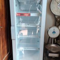Frigorifero Coca-Cola perfettamente funzionante 