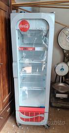 Frigorifero Coca-Cola perfettamente funzionante 