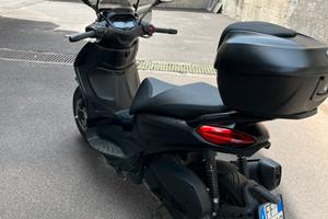 Beverly 300 2025