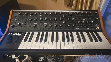 Moog Subsequent 37-Condizioni pari al nuovo+Scatol