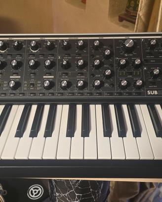 Moog Subsequent 37-Condizioni pari al nuovo+Scatol