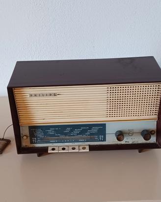 Radio Philips a valvole 2120A degli anni '60