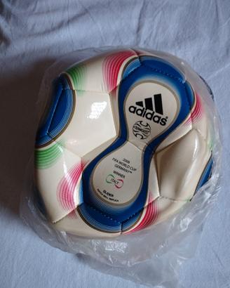 Pallone Adidas calcio
