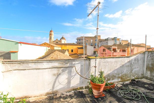 Appartamento all' ultimo piano con terrazzino