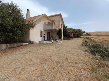 Villa a Mussomeli in contrada San Cono