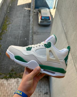 Nike SB x Air Jordan 4
