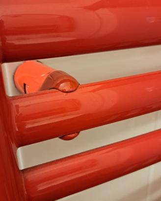 termoarredo e scarpiere rosso