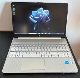 PC HP 15,6” i5 16GB SSD NVMe 512GB - Come nuovo