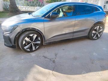 Megane E-TECH ELETTRICA 100%