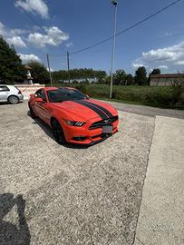 Ford Mustang (no superbollo)