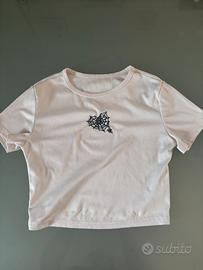 maglietta bianca con grafica cuore