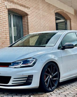 VOLKSVAGEN GOLF 7 1.6 110 CV ANNO 2015 