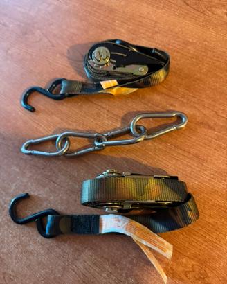 Due Cinghie a cricchetto e 4 moschettoni inox