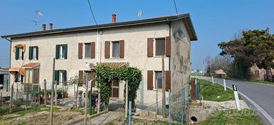 Canaro, casa libera su 3 lati con garage doppio