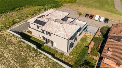 PORZIONE DI TRIFAMILIARE A VEZZANO SUL CROSTOLO