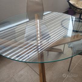 tavolo JYSK e sedie CALLIGARIS 