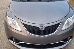 Lancia ypslon