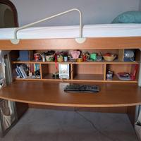 scrivania con letto a soppalco 