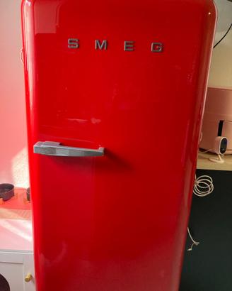 SMEG FAB28 rosso anni ’50 – frigorifero design vin