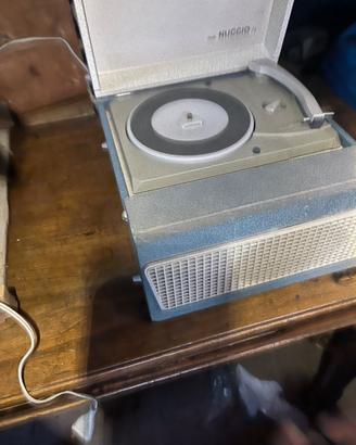 Giradischi portatile vintage M. Franchi “Nuccio/A”