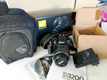 macchina fotografica Nikon D3200+ accessori