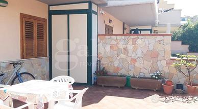 Villetta a schiera in residence vicino al mareVC27