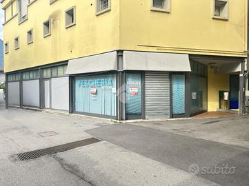 NEGOZIO A DARFO BOARIO TERME