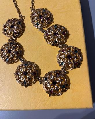 Collana a rosoni