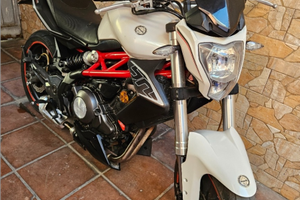 Motocicletta benelli 302 pari al nuovo