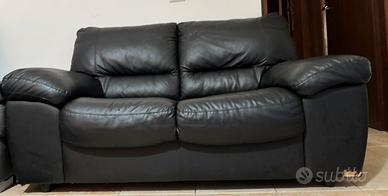 Divano in pelle due posti