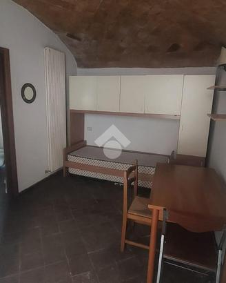 MONOLOCALE A PERUGIA