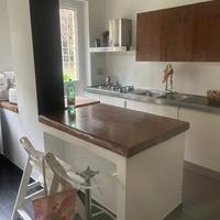 Cucina completa di frigorifero
