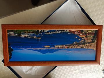 Quadro con cornice in legno