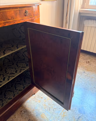 Credenza antica in radica di noce stile Vittoriano