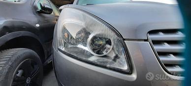 NISSAN QASHQAI 2010 - FARO ANTERIORE DESTRO
