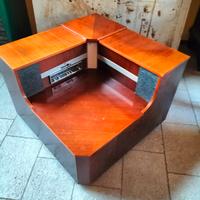 angolo vintage con radio e luce