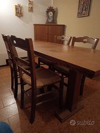 Tavolo con sedie